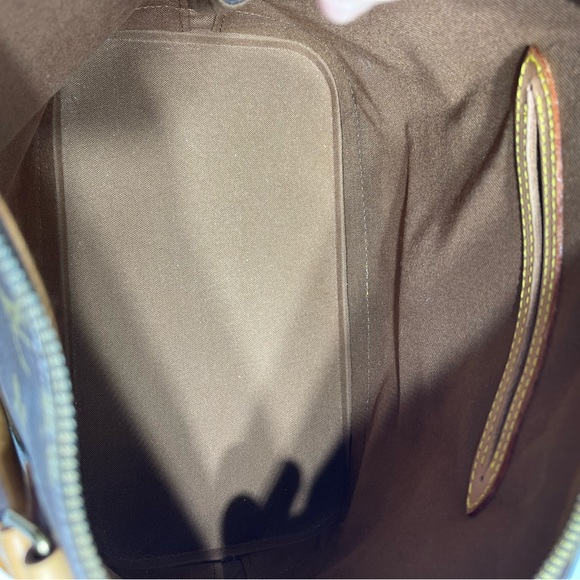 Loui Vuitton Alma in Monogram, with dust bag. - Picture 16 of 16